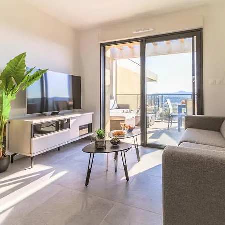 Appartement Select' - T2 Avec Vue - Piscine Et Parking Prive - Capnat-b08 Bormes-les-Mimosas